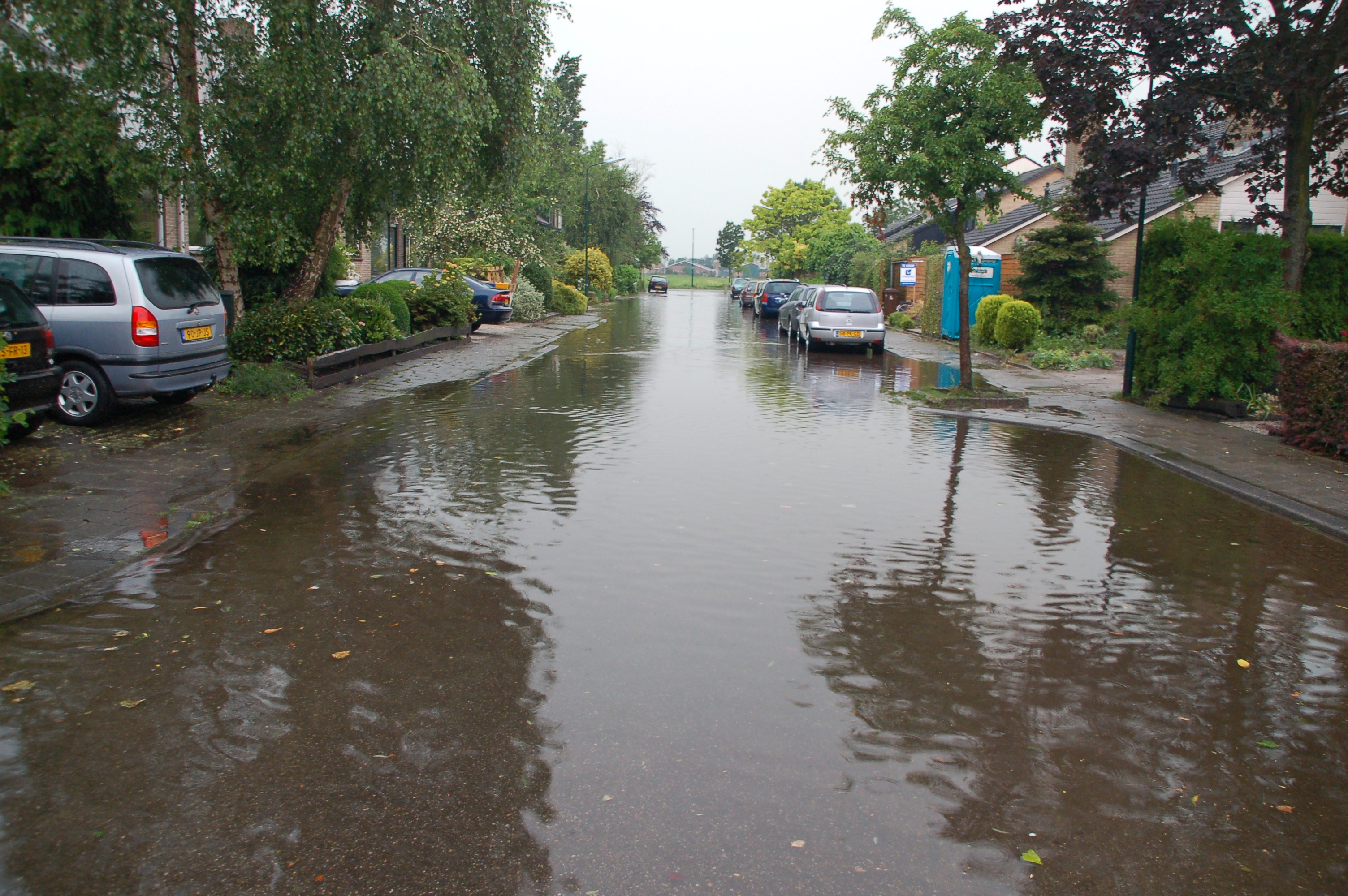 omgaan_met_wateroverlast_ondergelopen_straat